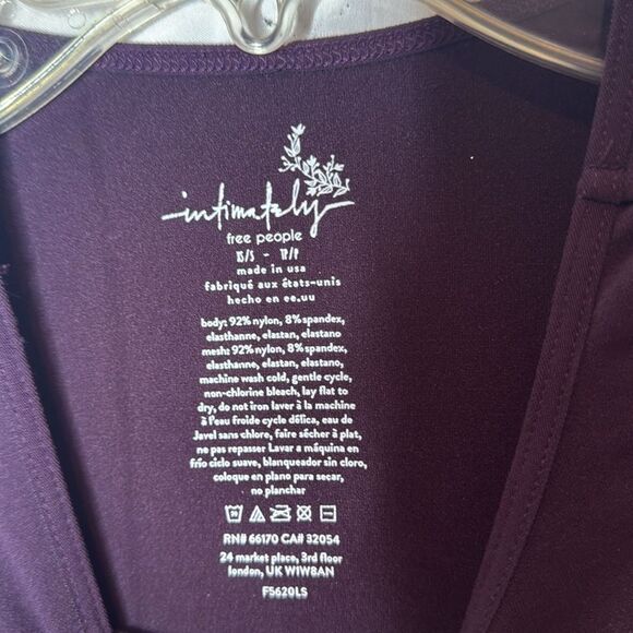Free People Deep Purple Scrunch Sleeve Seamless Top. Size XS/Small. - Picture 4 of 8